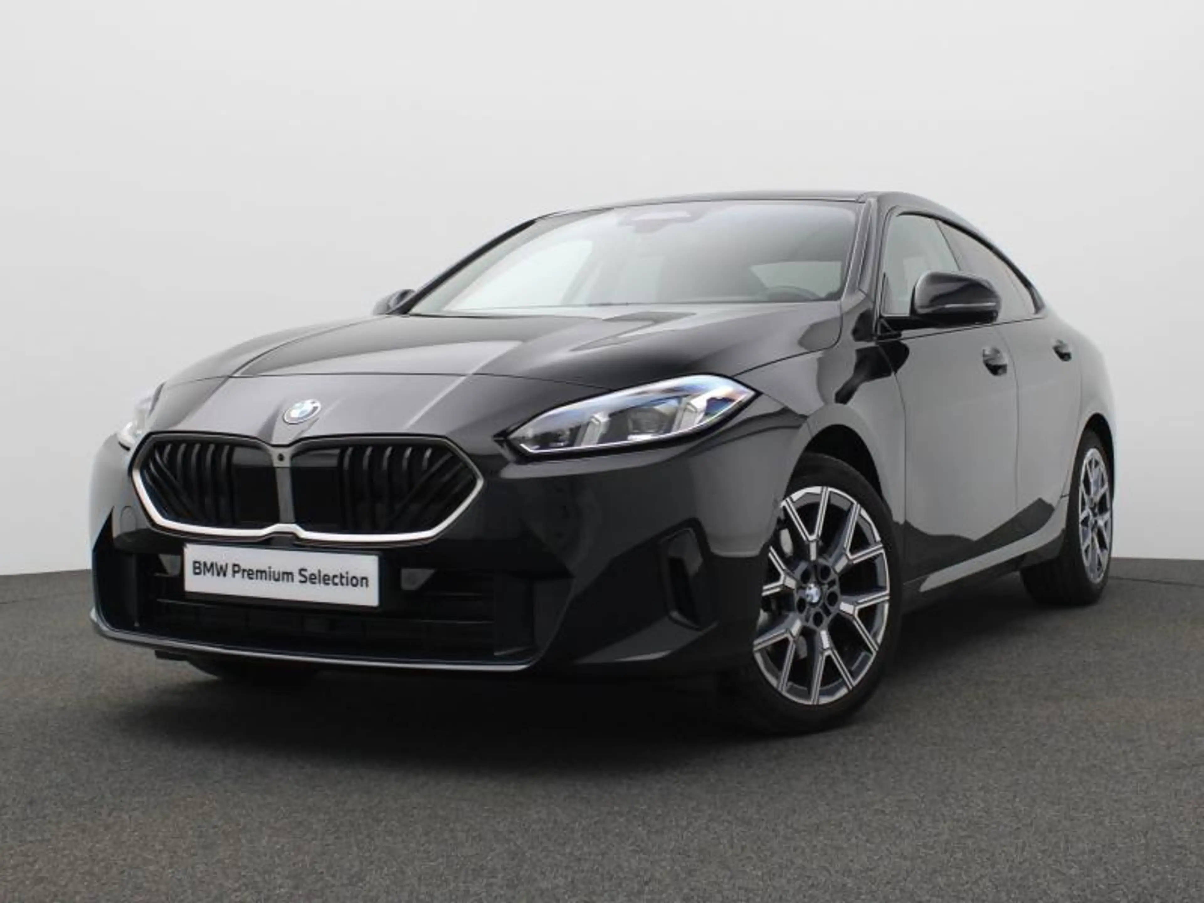 BMW 220 NEW MODEL - AUTOMAAT - HARMAN