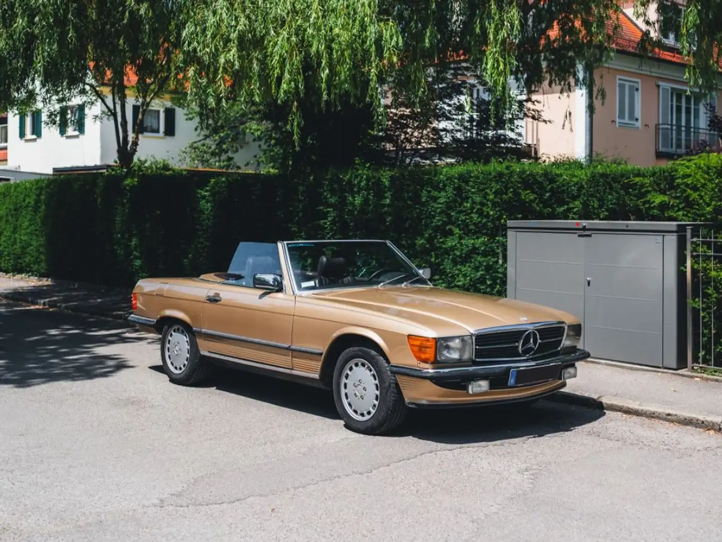 Mercedes-Benz 560 SL Or - 1
