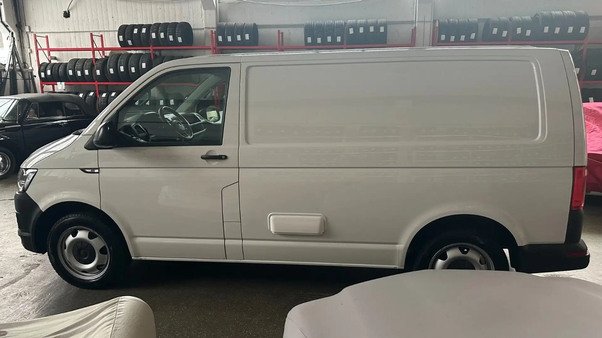 Volkswagen T6 Transporter 2,0 TSI Weiß - 2