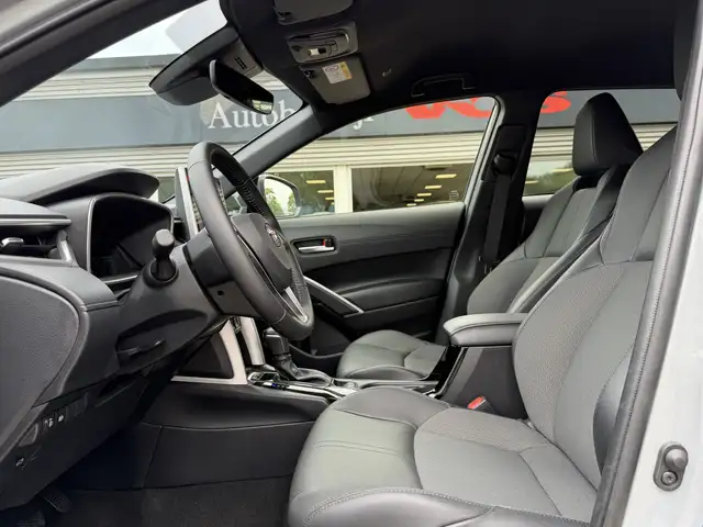 Toyota Corolla Cross view 4