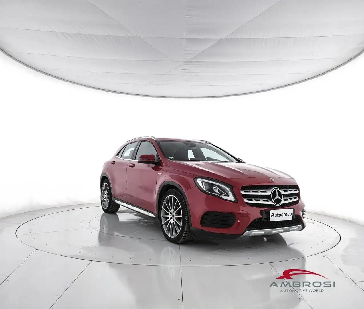 Mercedes-Benz GLA 200 200 Automatic Premium Roşu - 2