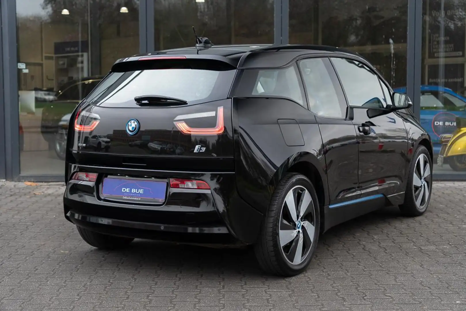 BMW i3 Comfort Advance 22 kWh Warmtepomp Clima Stoelverwa Black - 2