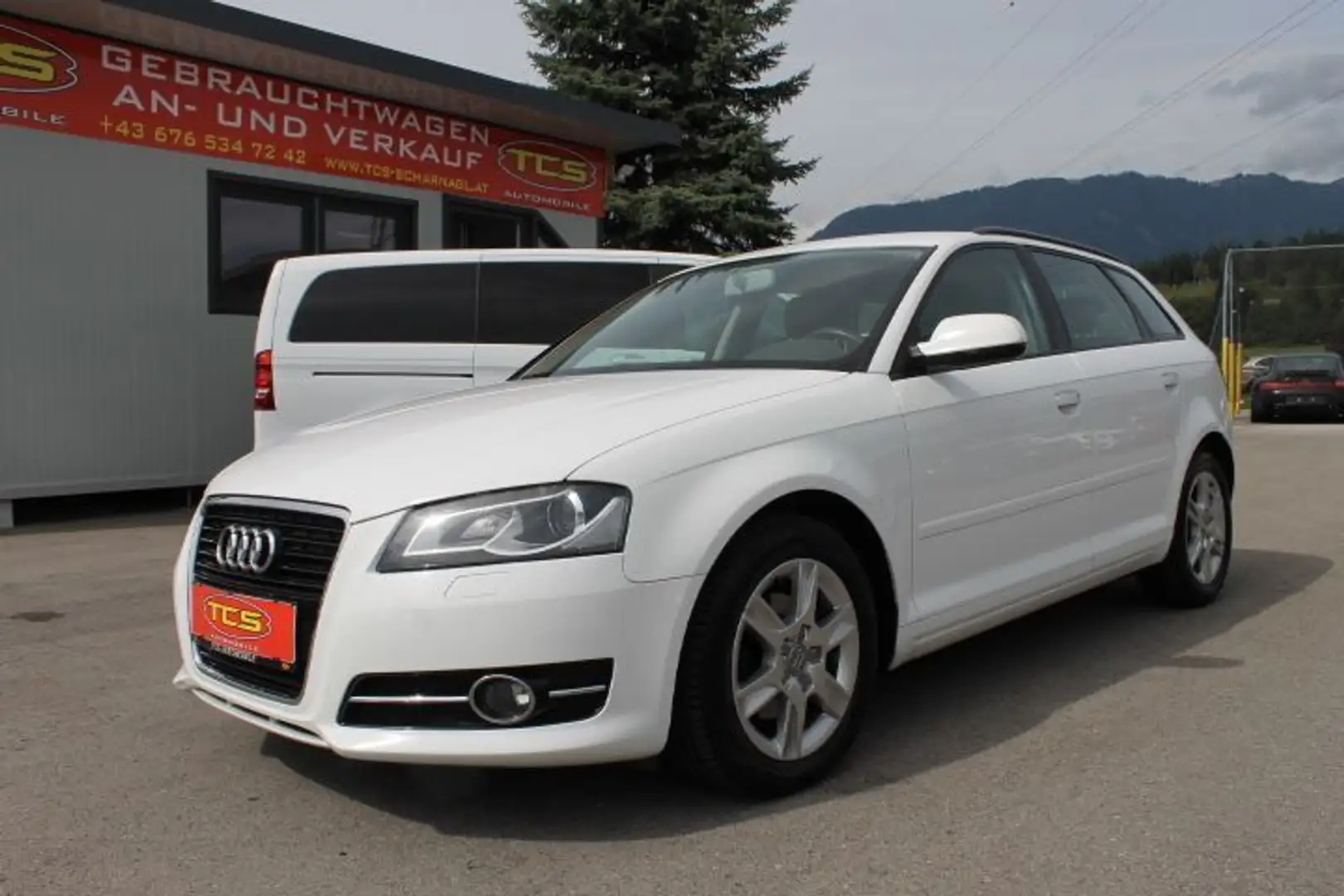Audi A3 Attraction 1,6 TDI DPF Blanco - 1