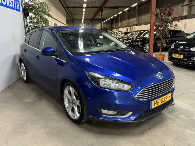 Ford Focus view 4