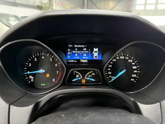 Ford Focus view 11
