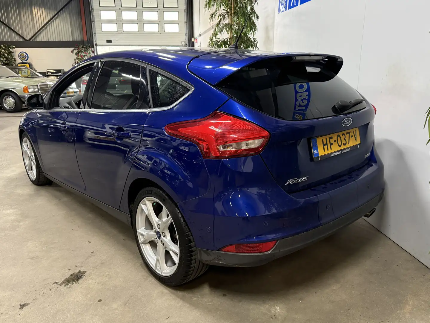 Ford Focus 1.5 Titanium Edition // Autom. // 18 inch lm Blau - 2