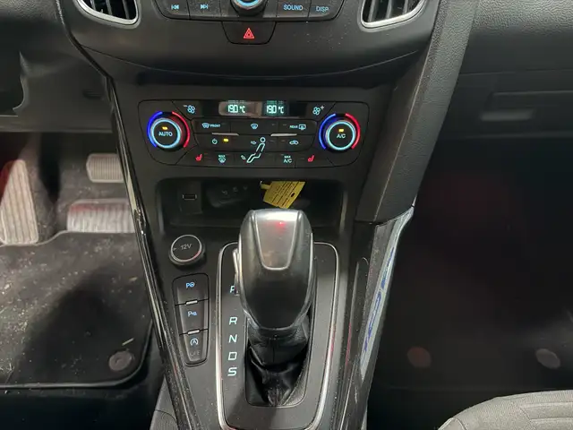 Ford Focus view 9