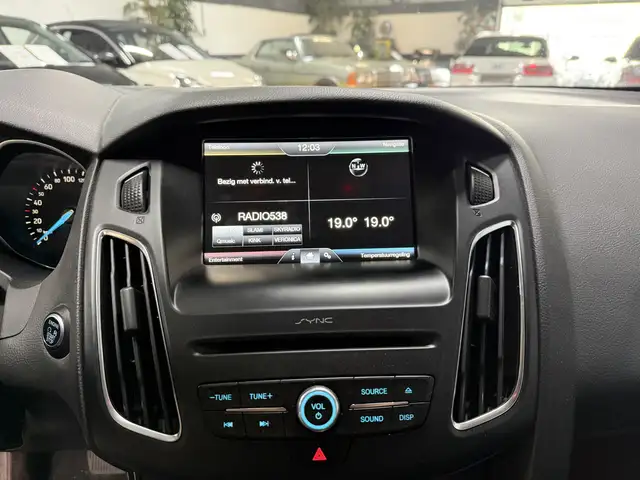 Ford Focus view 8