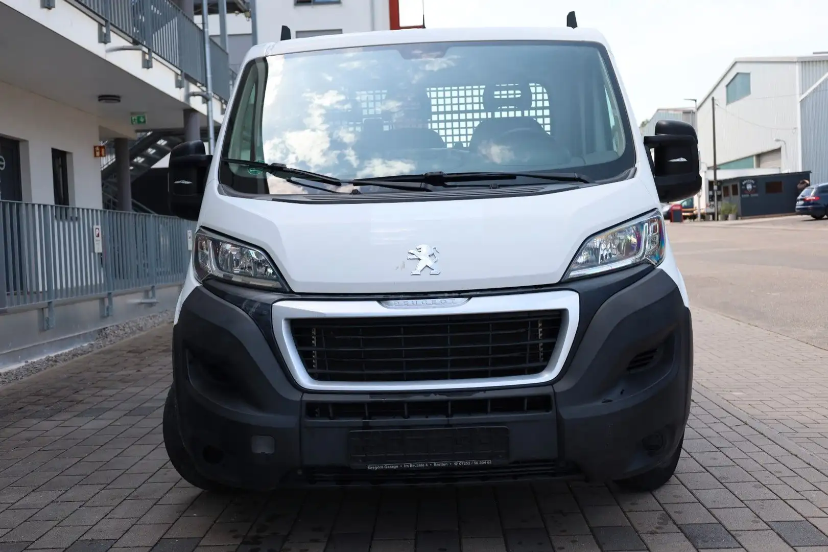 Peugeot Boxer Pritsche 335 L2 BlueHDi 130 Weiß - 2
