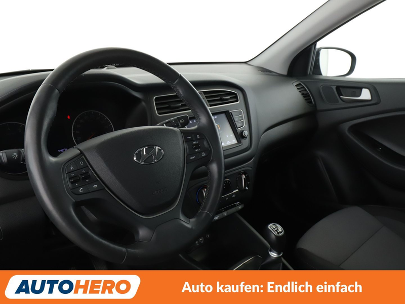 Hyundai i20 1.2 Classic*NAVI*TEMPO*CAM*PDC*SHZ* — photo 11