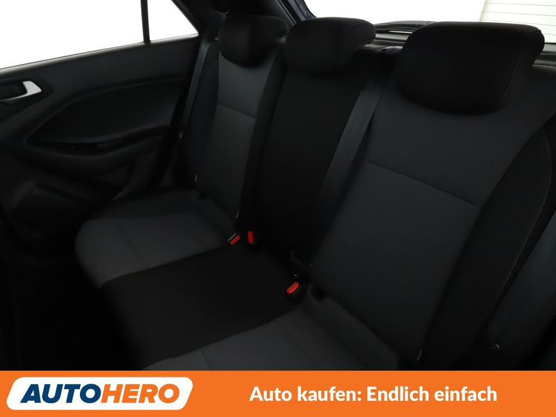 Hyundai i20 1.2 Classic*NAVI*TEMPO*CAM*PDC*SHZ* — photo 14