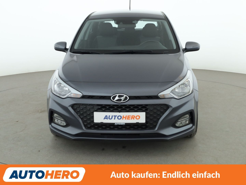 Hyundai i20 1.2 Classic*NAVI*TEMPO*CAM*PDC*SHZ* — photo 9