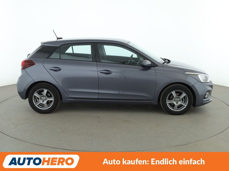 Hyundai i20 1.2 Classic*NAVI*TEMPO*CAM*PDC*SHZ* — photo 7
