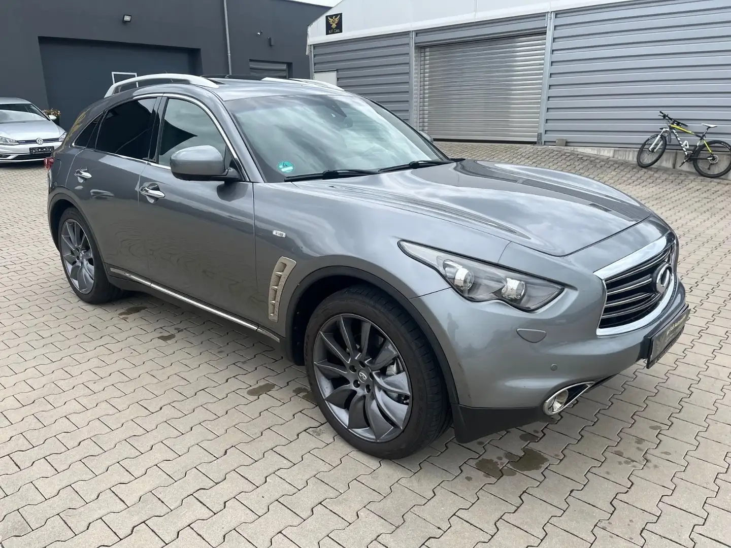 Infiniti QX70 3.7 S 8-fach EURO5 Leder,Navi,VOLL Grau - 2