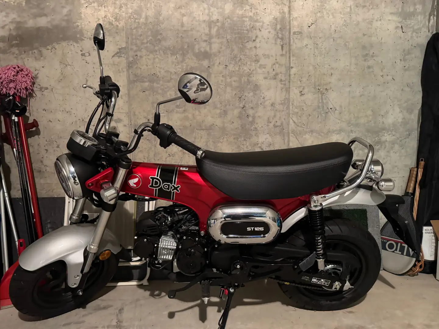 Honda DAX ST 125 Czerwony - 1