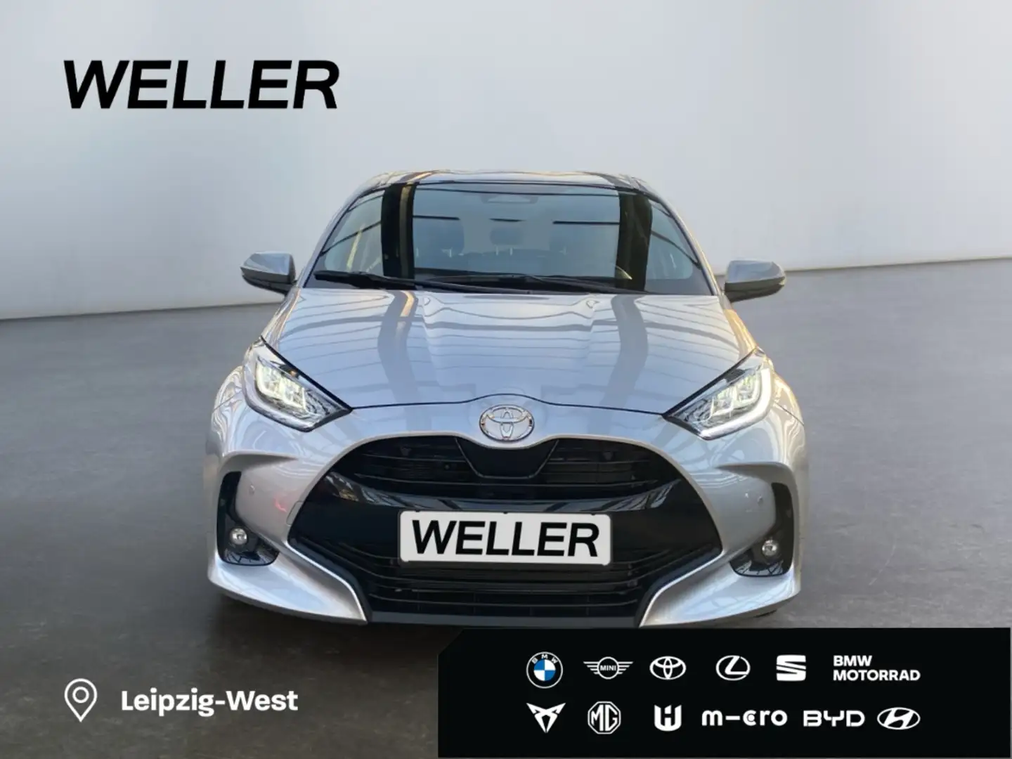 Toyota Yaris Hybrid 116 1.5 Teamplayer *LED*CAM*SHZ*PDC* Silber - 2