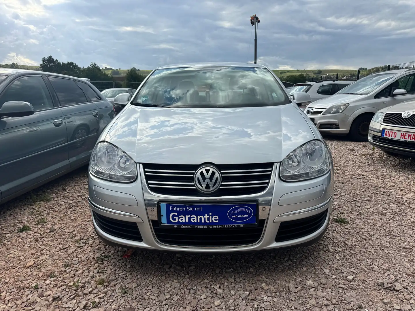 Volkswagen Jetta Trendline 1.6 1 hand tüv unfallfrei Silber - 2