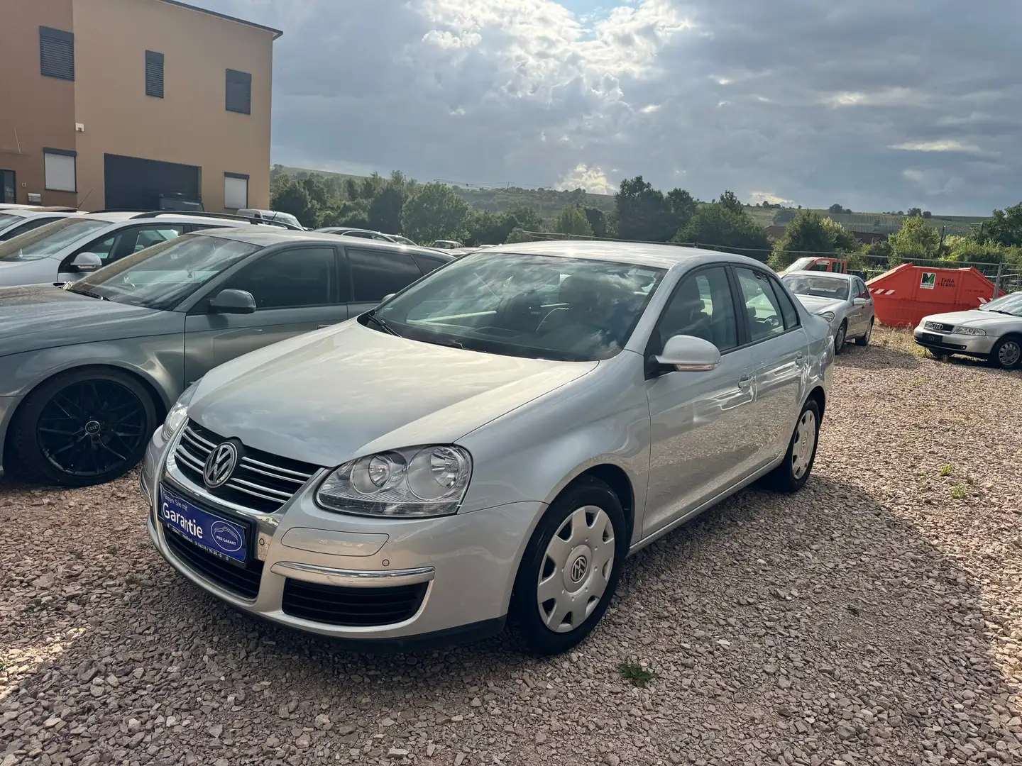 Volkswagen Jetta Trendline 1.6 1 hand tüv unfallfrei Silber - 1