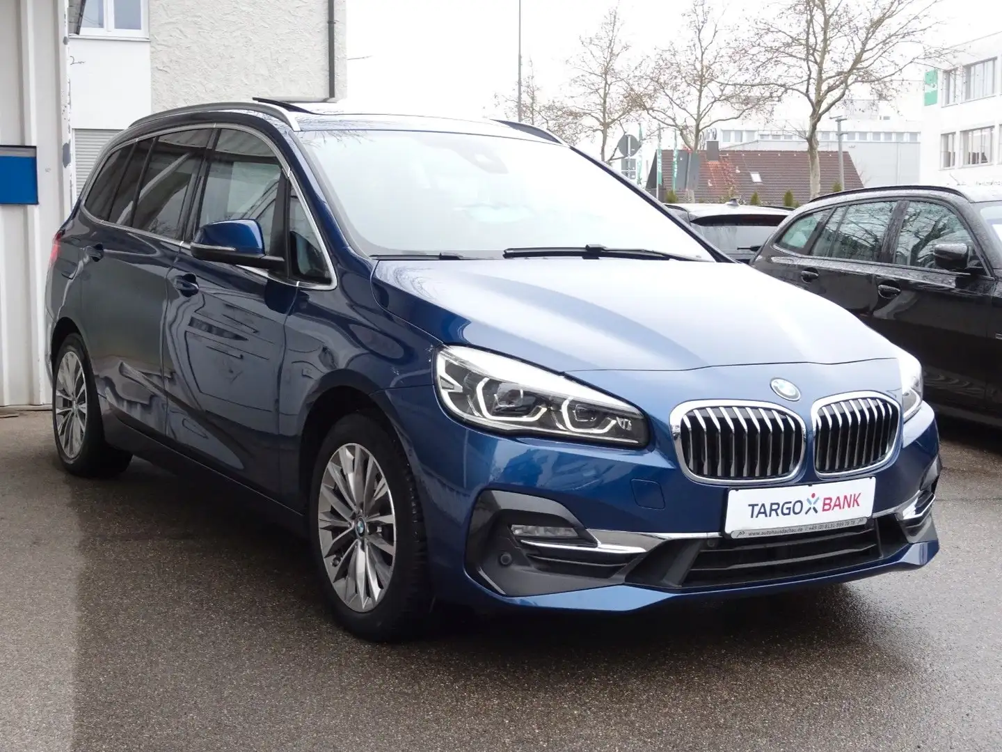 BMW 220 Aut Luxury Line 7-Sitz Navi LED Blau - 1