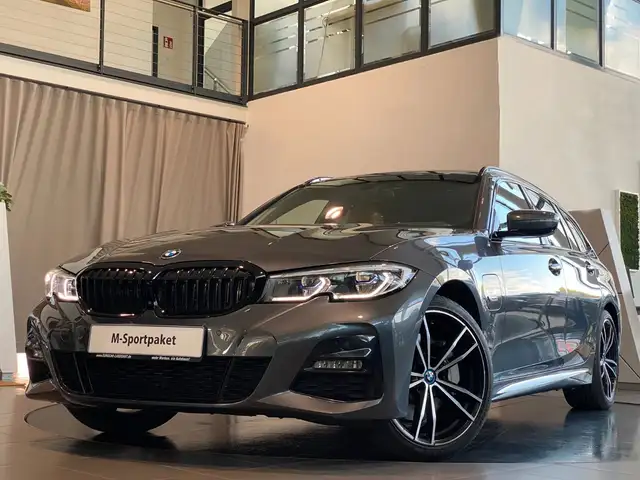 BMW 330 e M-Sport Shadow Line Laser SurrView HUD 19"