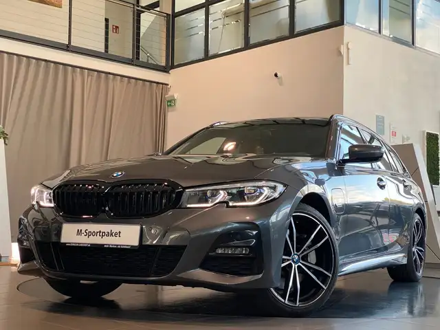 BMW 330 e M-Sport Shadow Line Laser SurrView HUD 19"