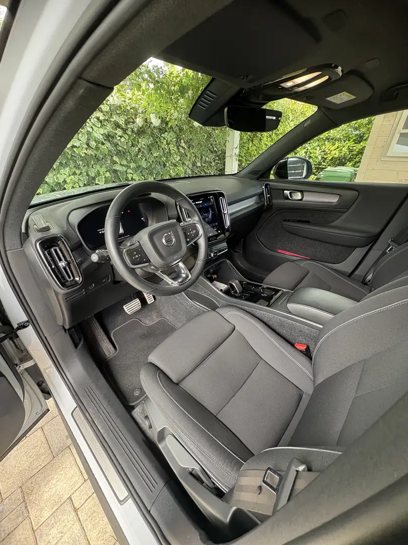 Volvo XC40 recharge pure electric rwd - 2
