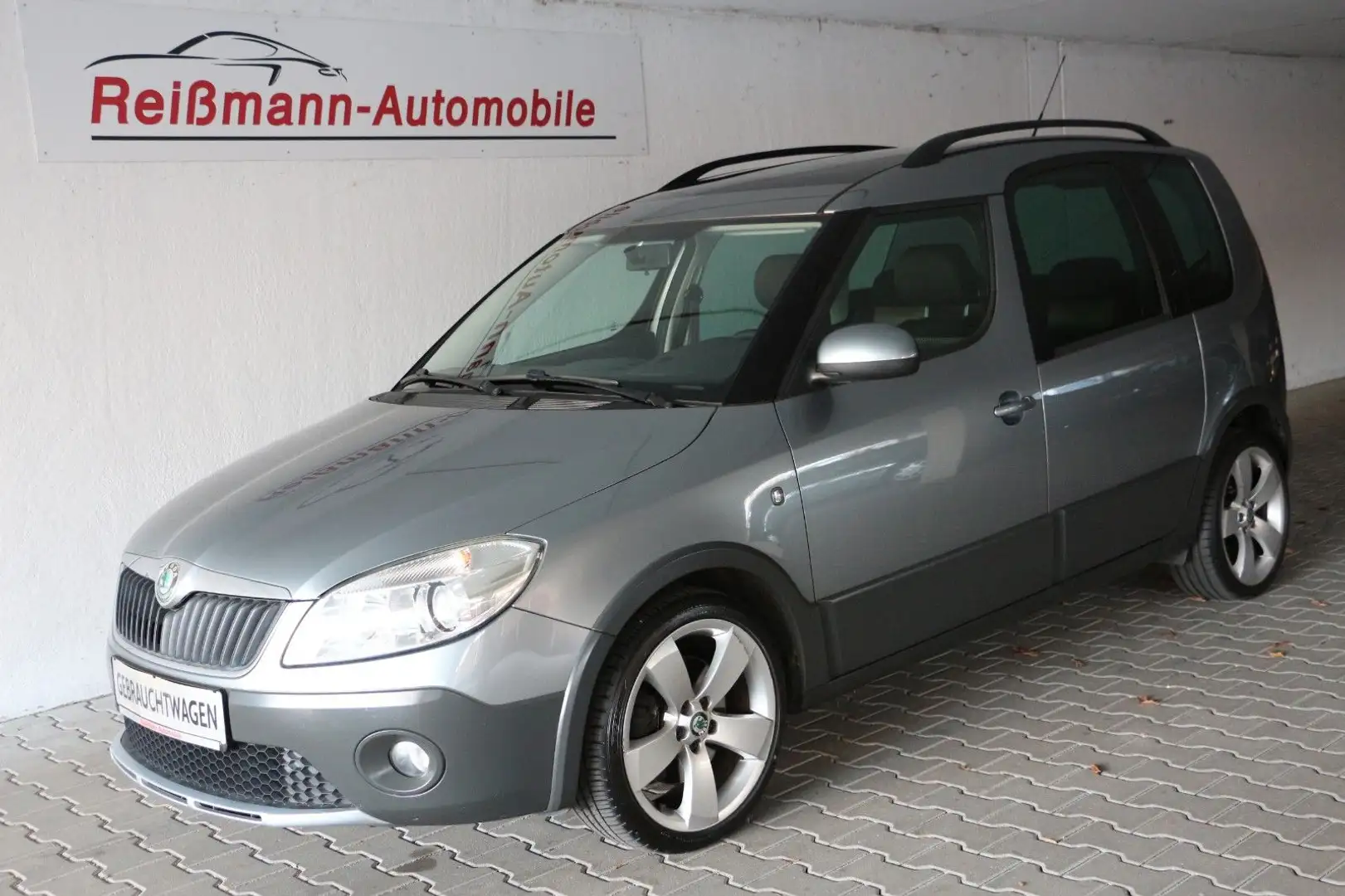 Skoda Roomster Scout Plus Edition, Stand- u. Sitzhzg. Gris - 1