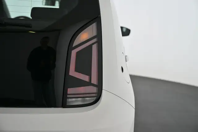 Volkswagen Up! view 14