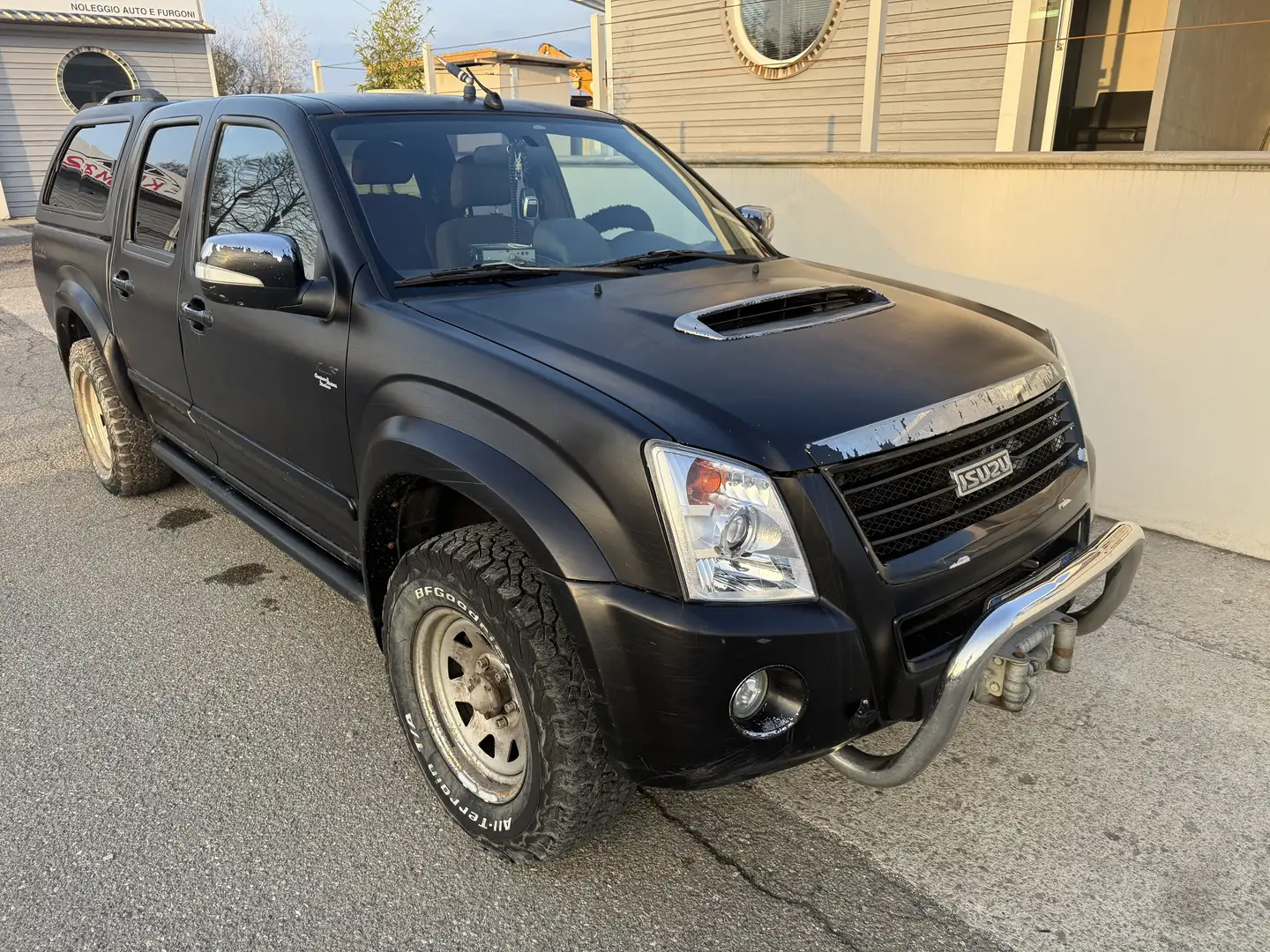 Isuzu D-Max 3.0 td crew LS 4x4 auto - 2