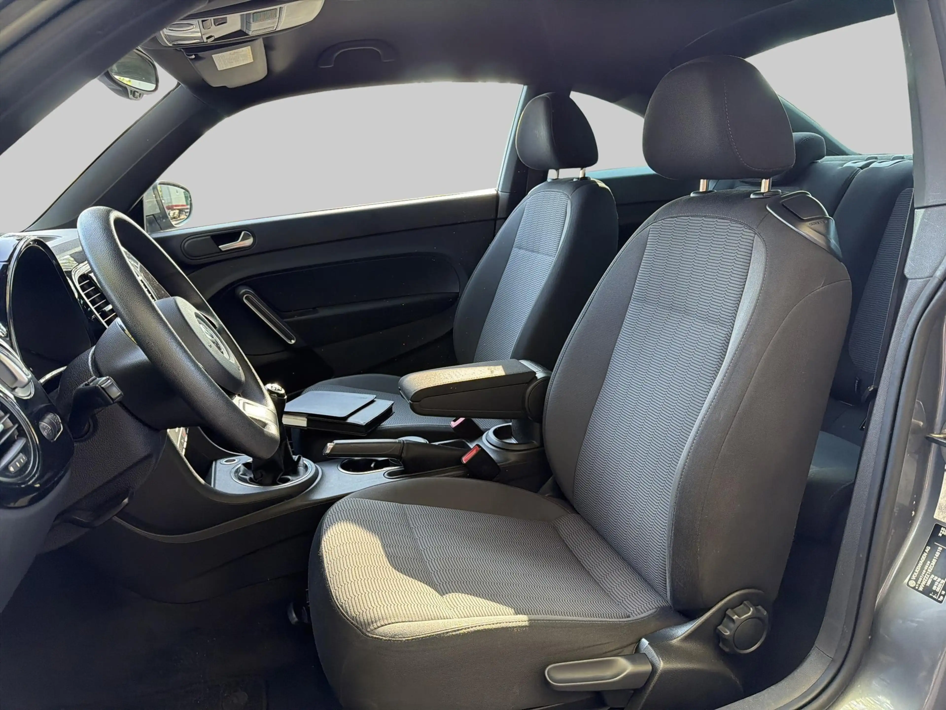 Volkswagen Beetle 1.2 TSI Design *Spoiler*6 Versn.* — photo 8