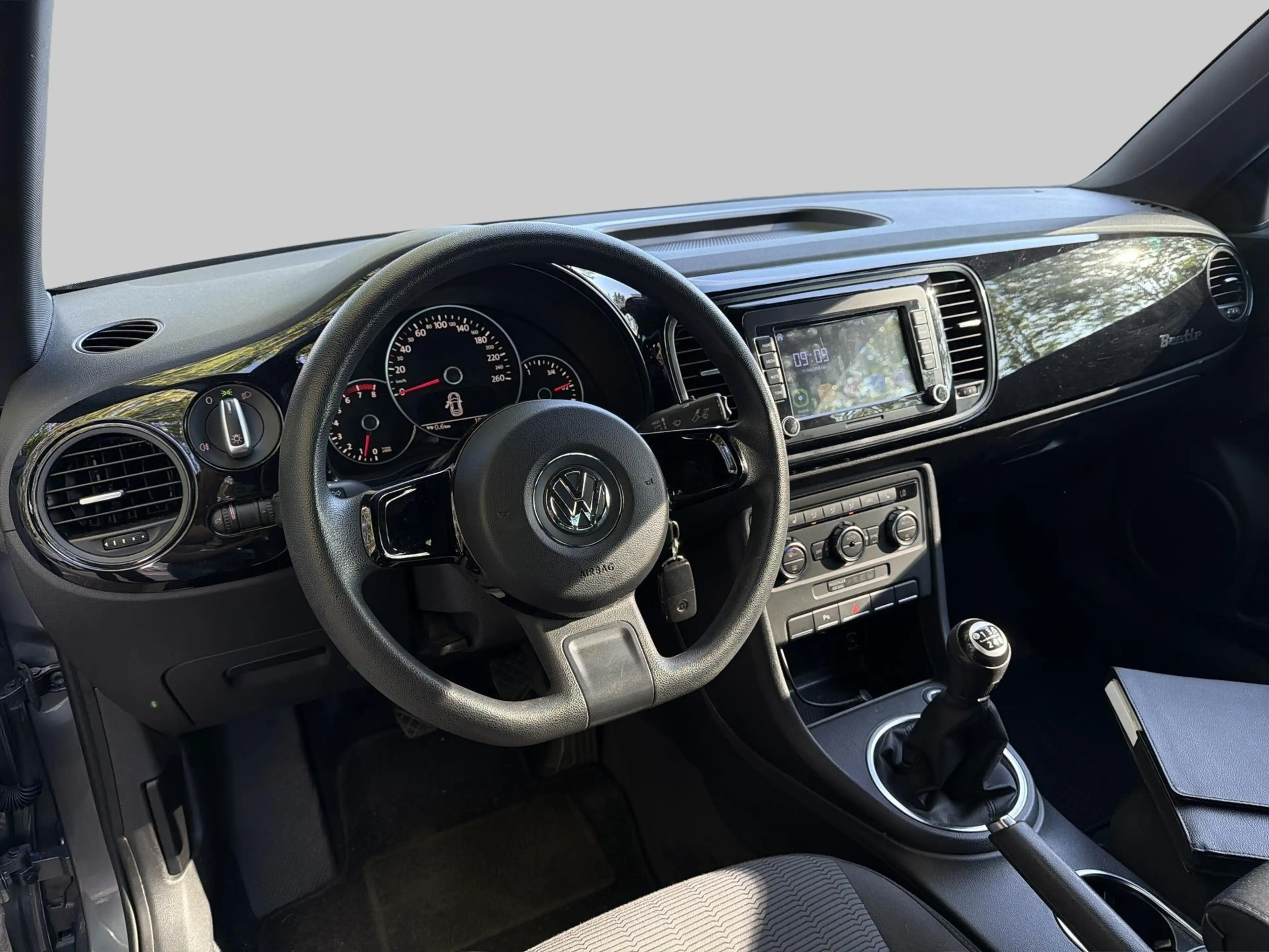 Volkswagen Beetle 1.2 TSI Design *Spoiler*6 Versn.* — photo 5