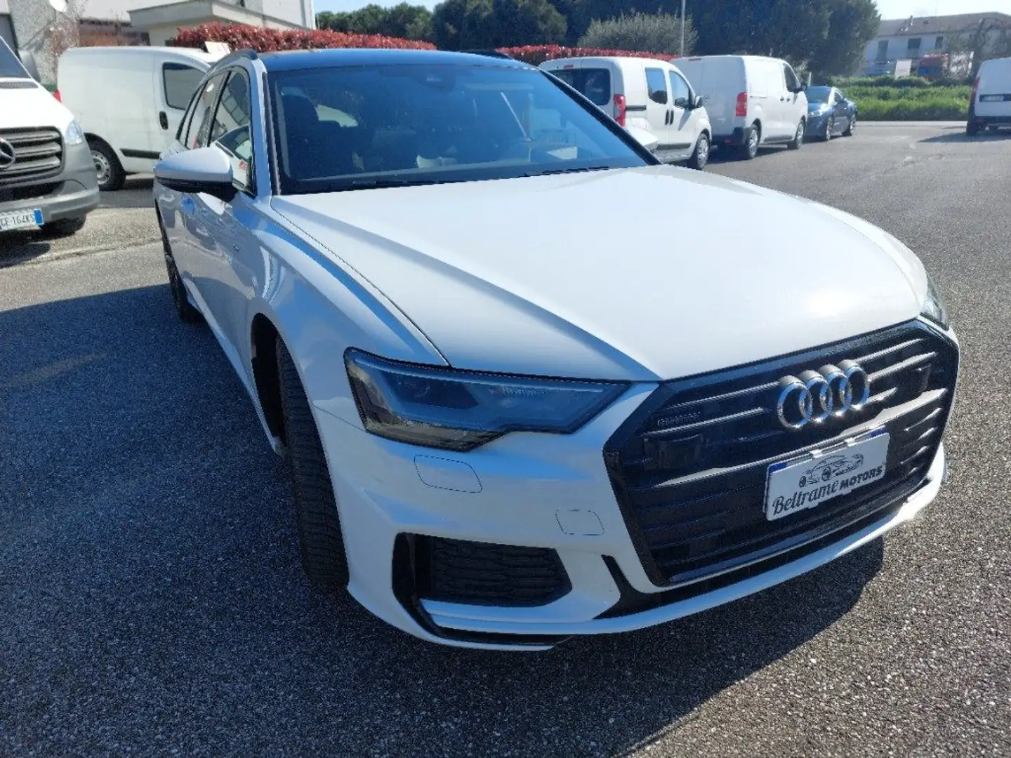 Audi A6 Avant 40 2.0 TDI quattro ultra S tronic S line Bianco - 2