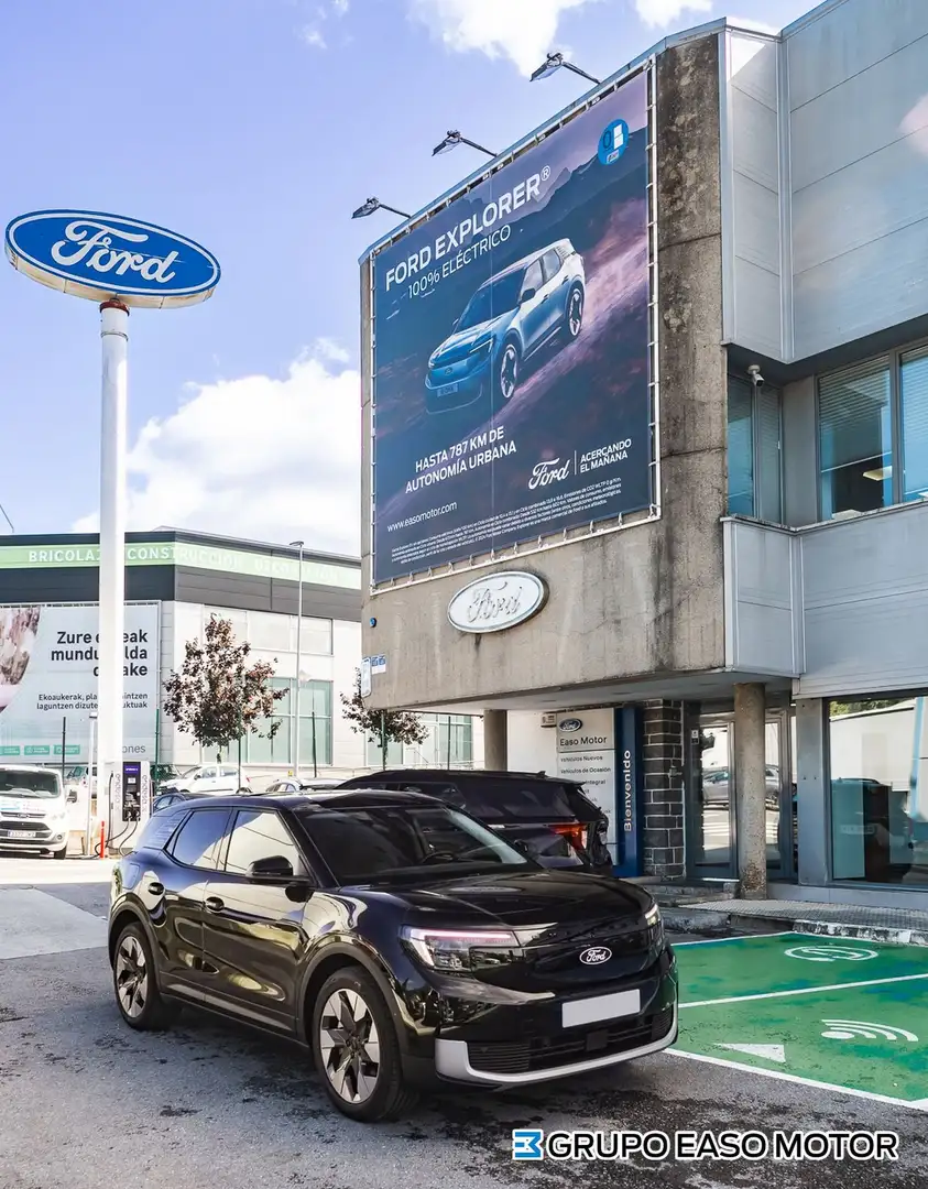 Ford Explorer RWD Rango Extendido 79kWh Negro - 2