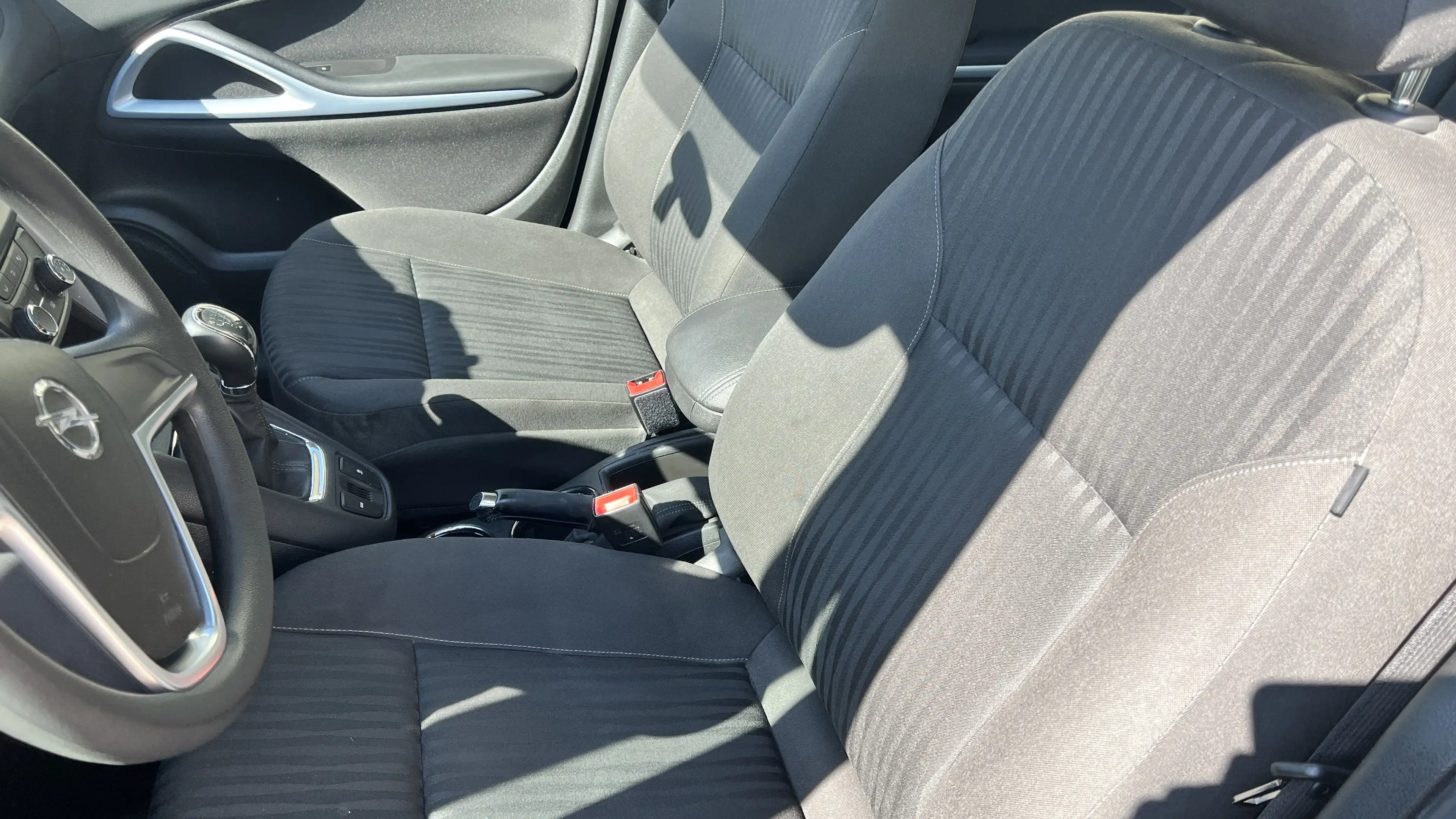 Opel Zafira Tourer Edition — photo 12