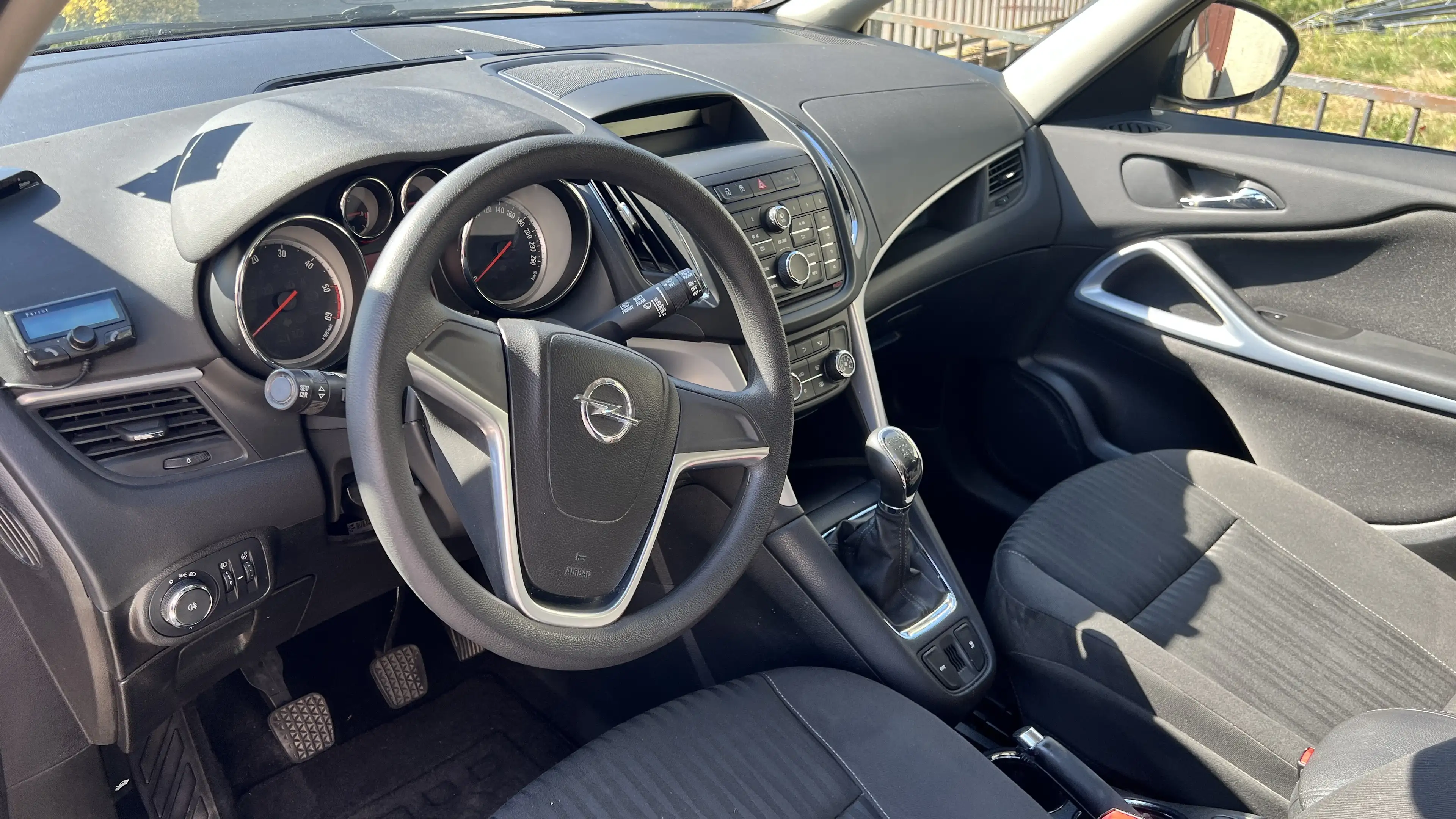 Opel Zafira Tourer Edition — photo 11