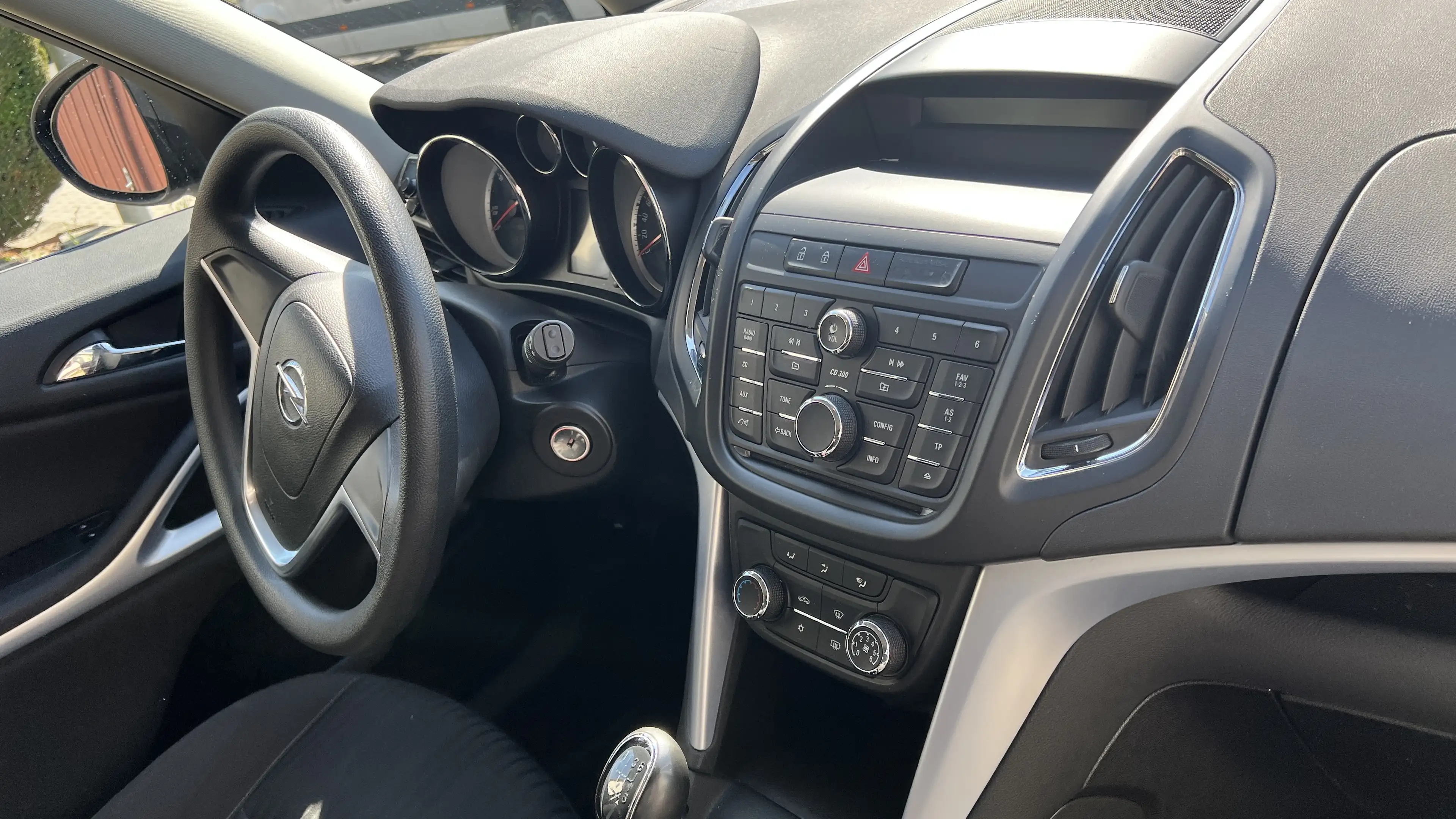Opel Zafira Tourer Edition — photo 10