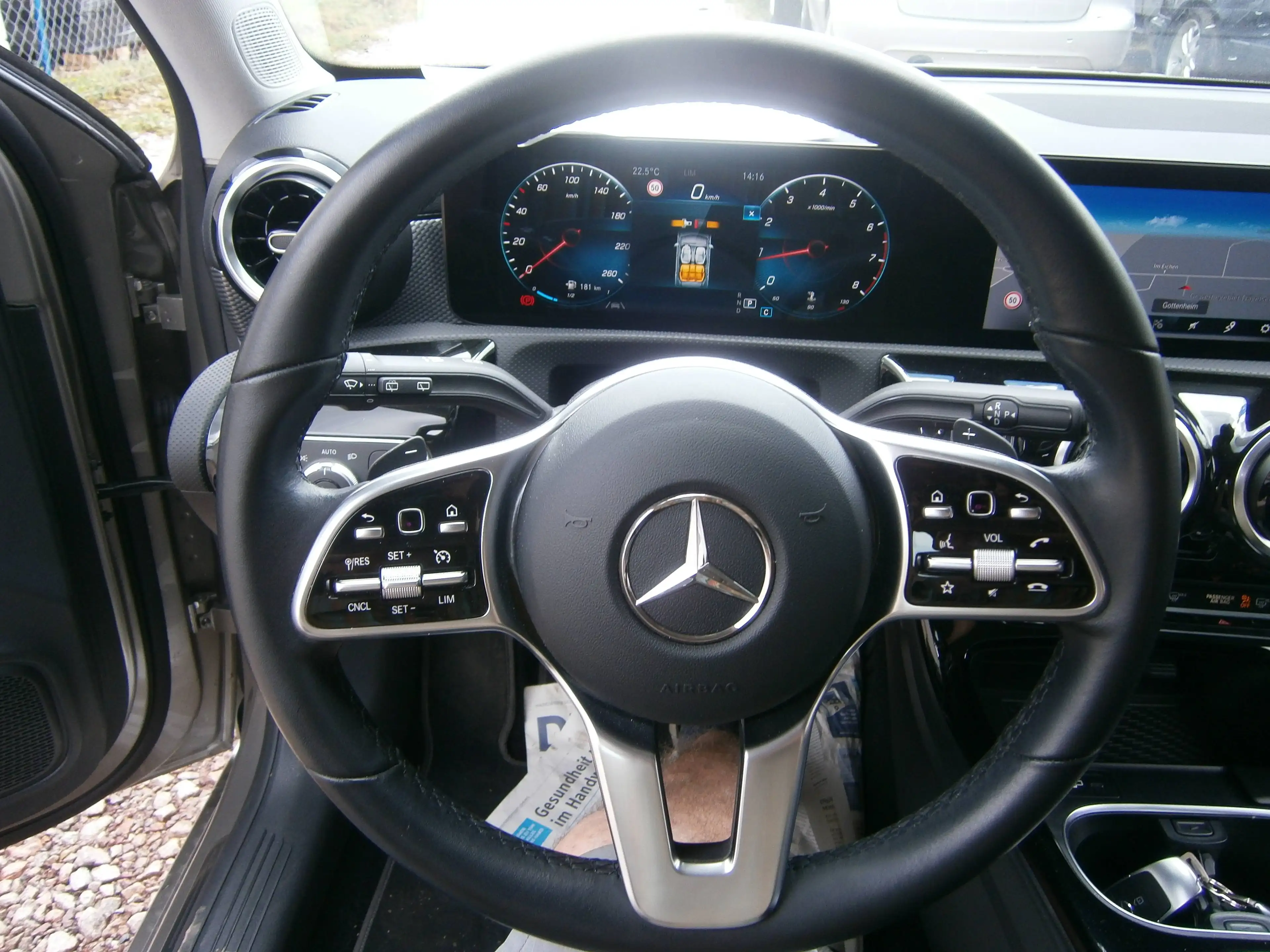 Mercedes-Benz A 180 A-Klasse 7G-DCT Edition 1 — photo 11