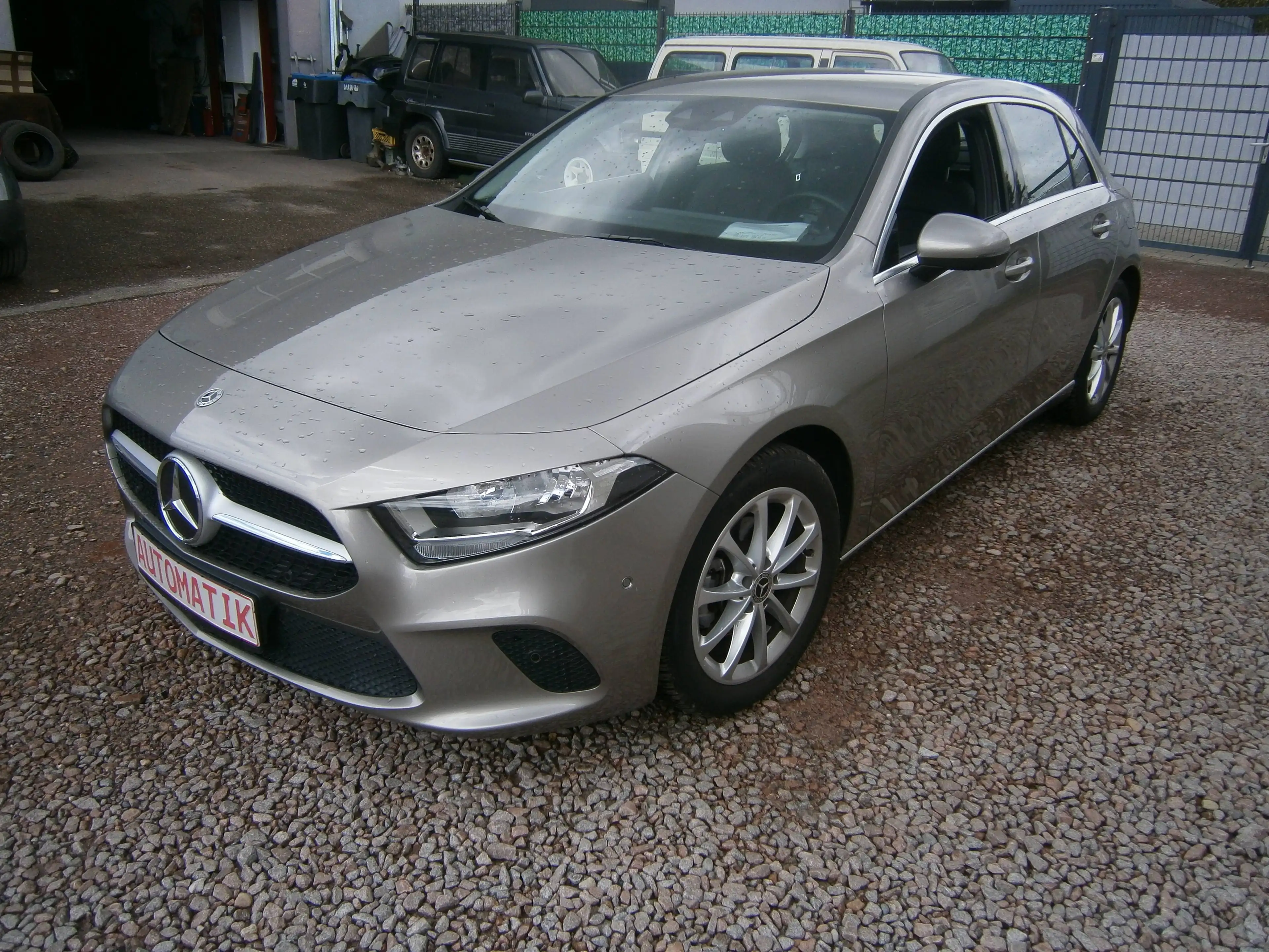 Mercedes-Benz A 180 A-Klasse 7G-DCT Edition 1 — photo 3