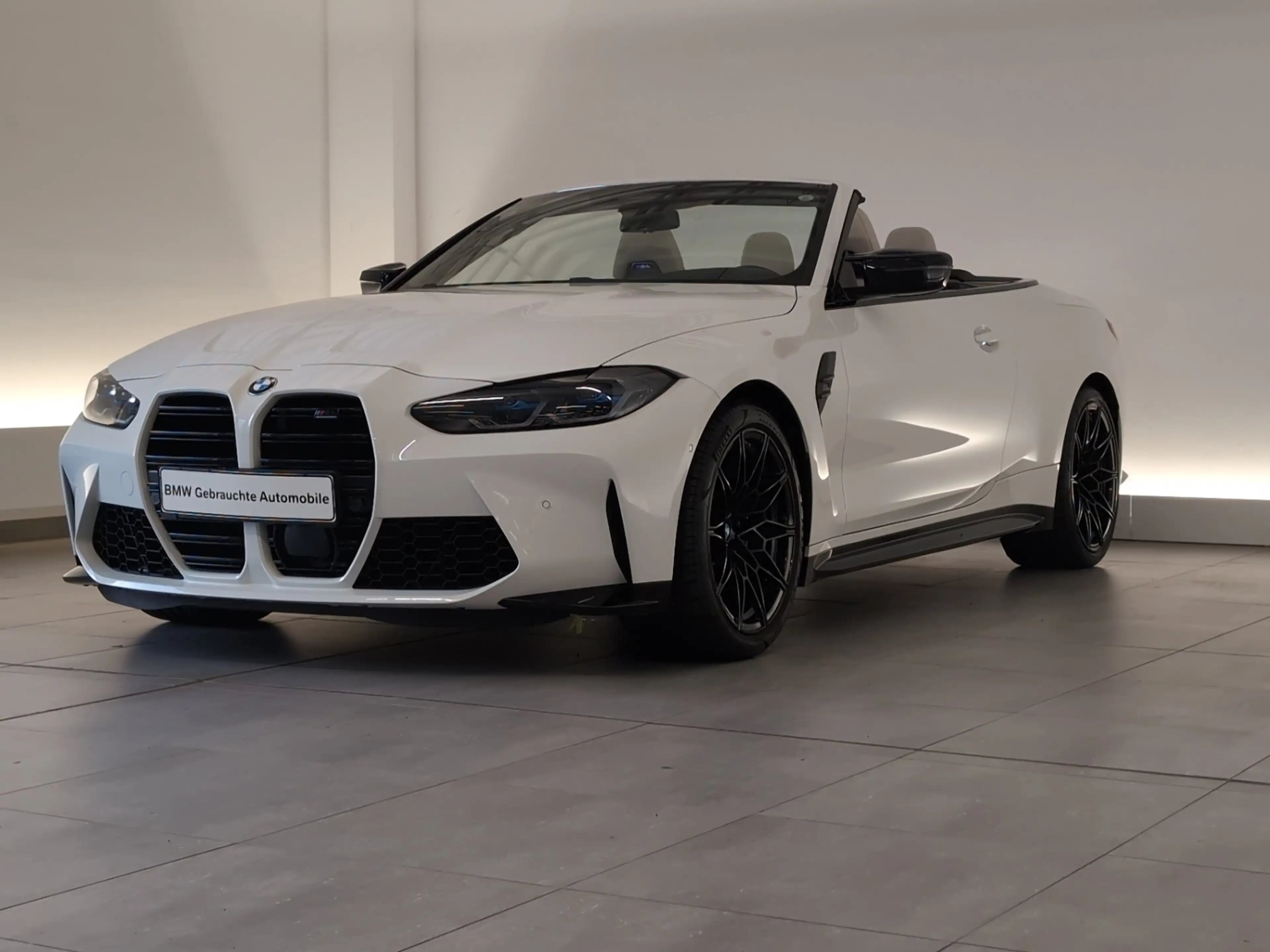 BMW M4 Competition M xDrive Cabrio — photo 2