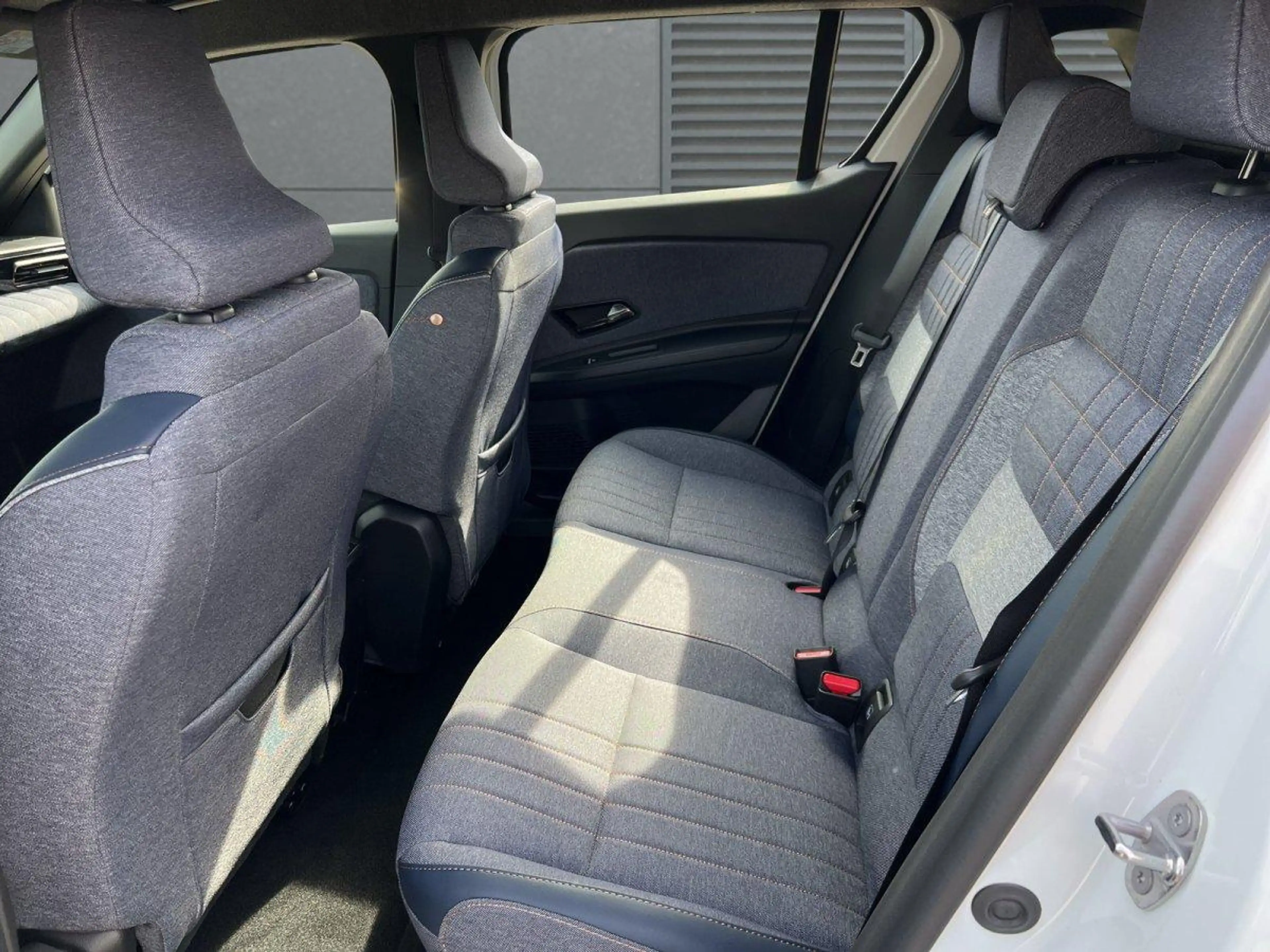 Renault R 4 Techno SHZ+RFK+StHz E-Tech 150 Comfort Range 15... — photo 5