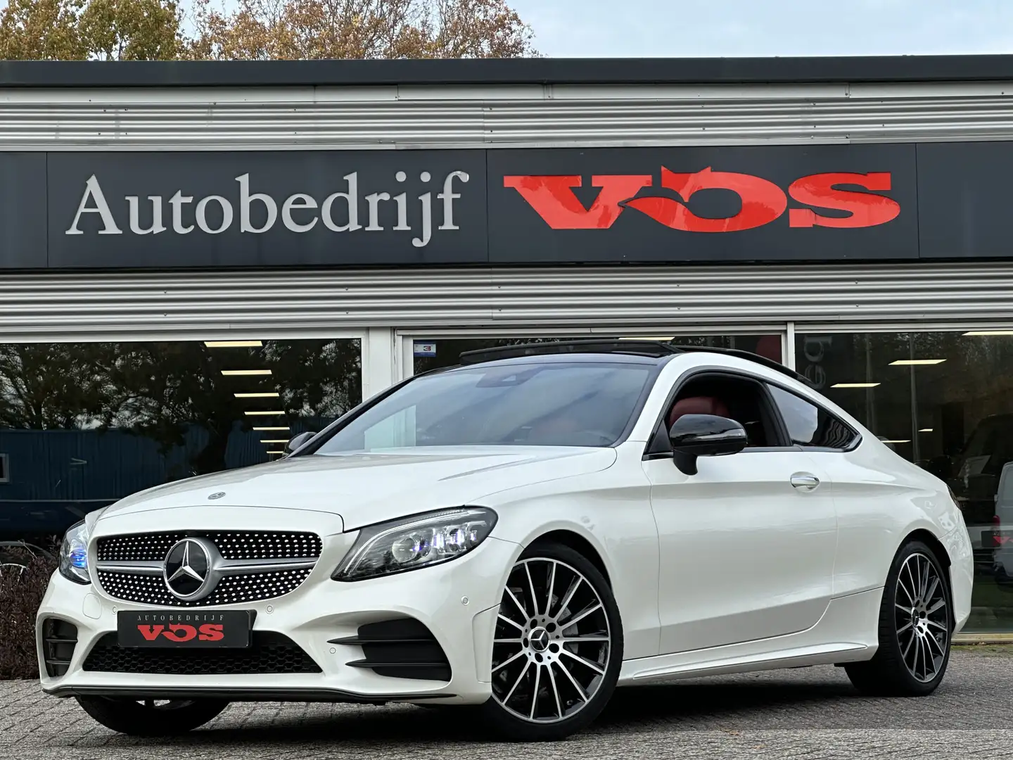Mercedes-Benz C 180 Coupé AMG-Line | Luchtvering | Burmester | Panodak Wit - 1