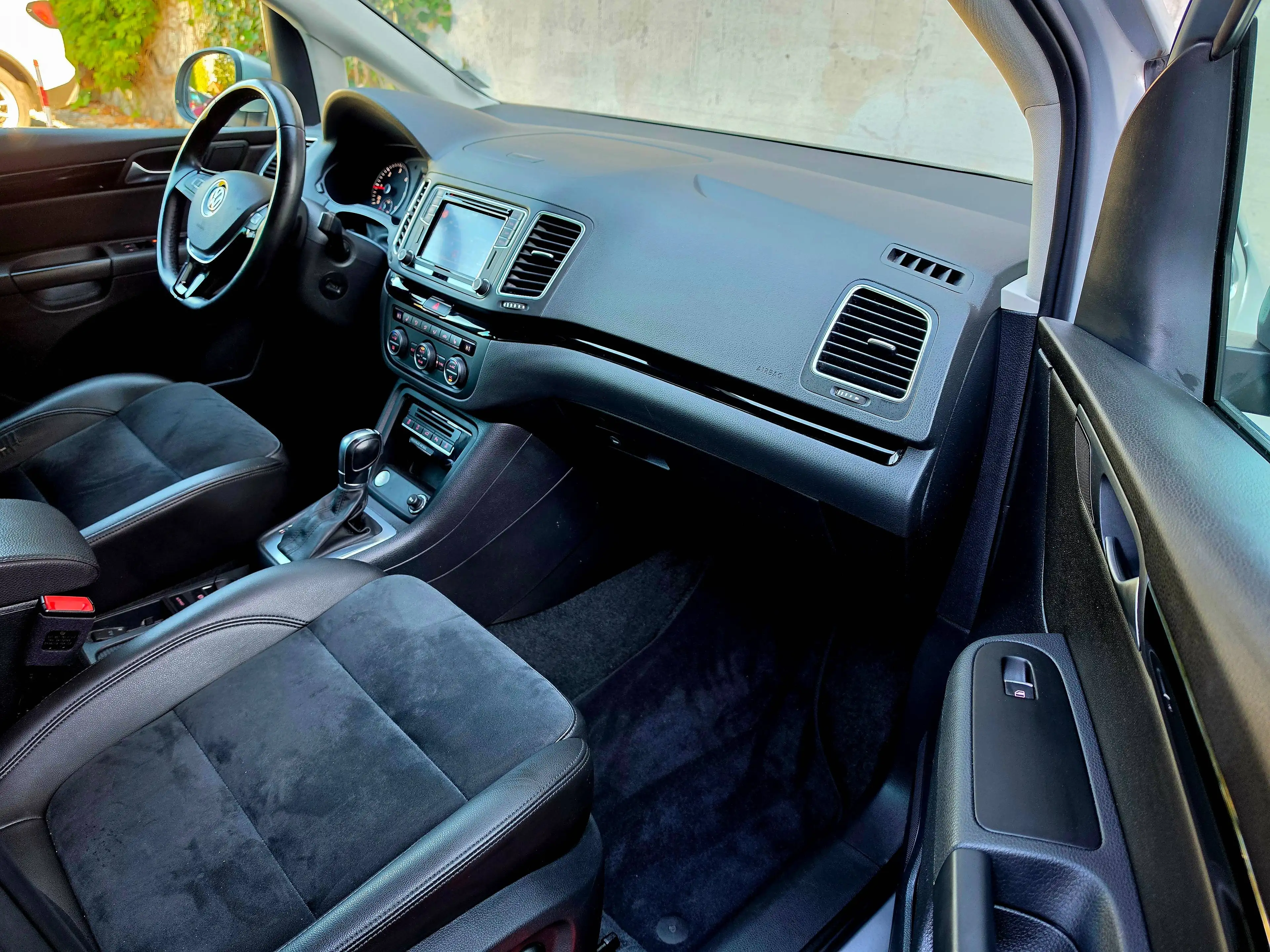 Volkswagen Sharan Highline — photo 13