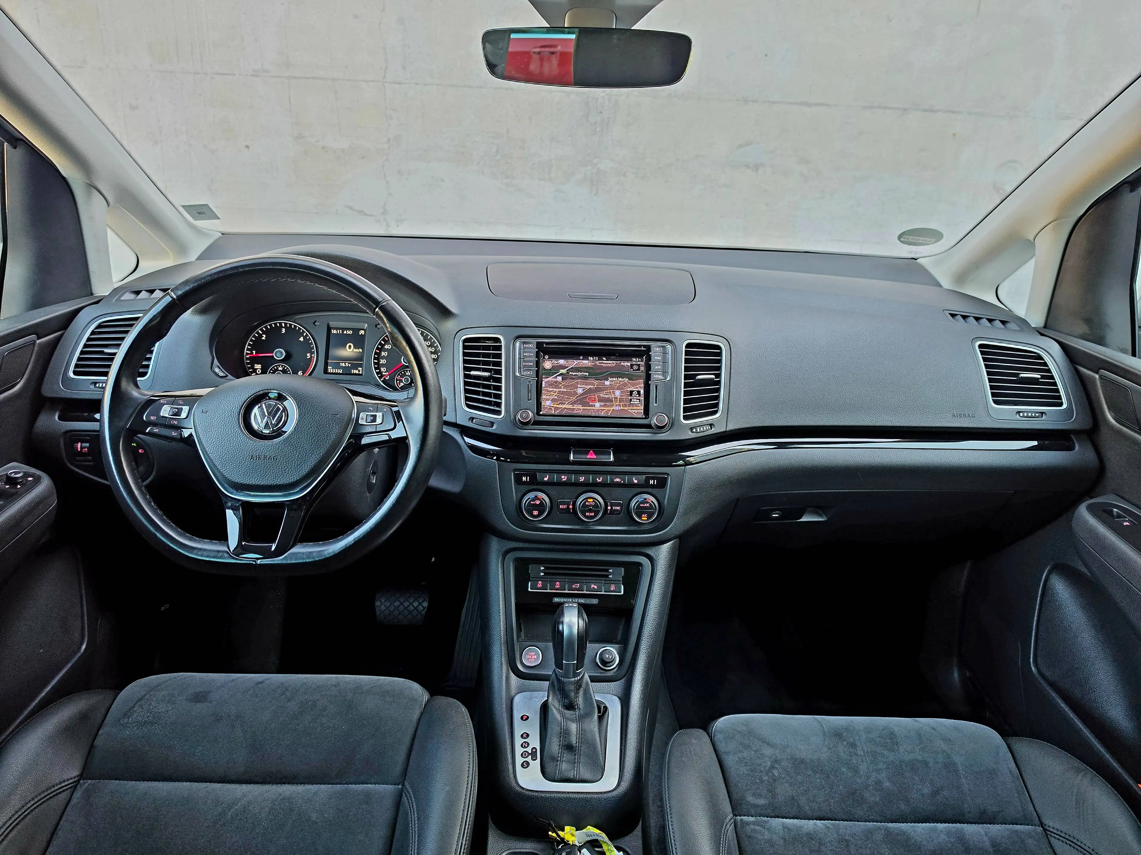 Volkswagen Sharan Highline — photo 9