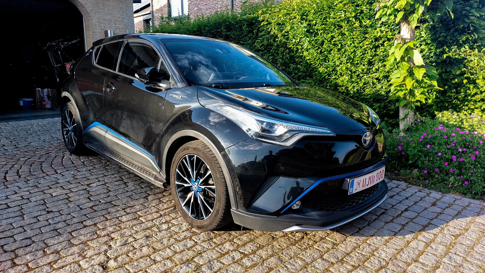 Toyota C-HR Hybrid Lounge - 1