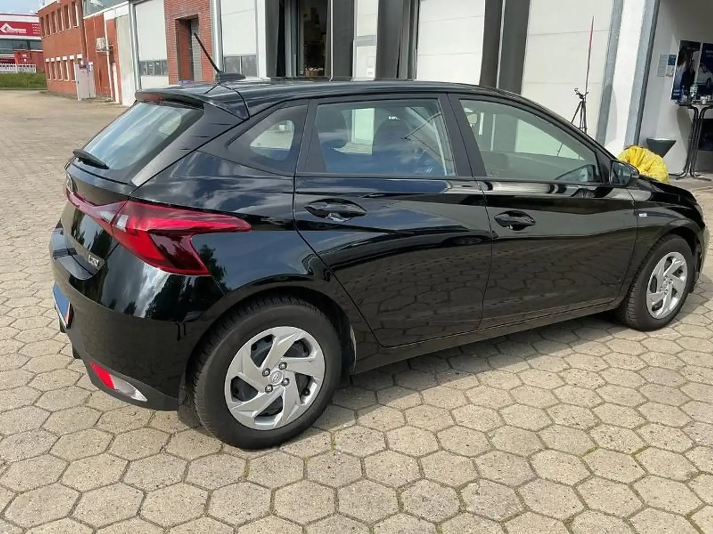 Hyundai i20 1.0T-GDI Mild-Hybrid Select *Funktions-Paket Schwarz - 2