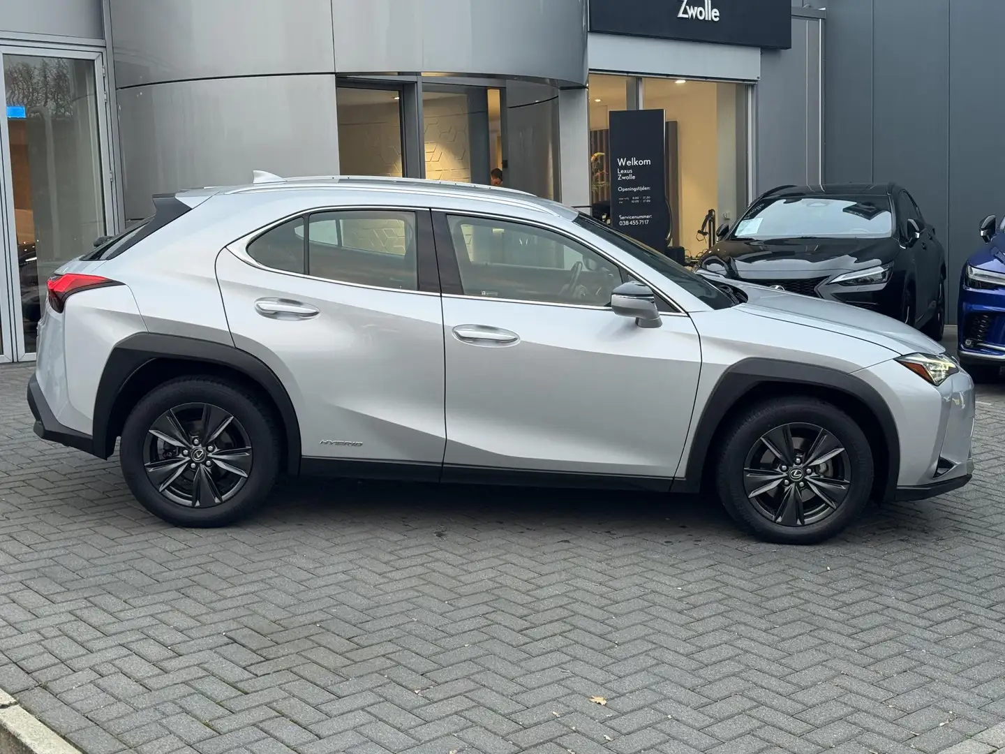 Lexus UX 250h Comfort Line TREKHAAK KEY-LESS NAVI CARPLAY AD-CRU Grau - 2