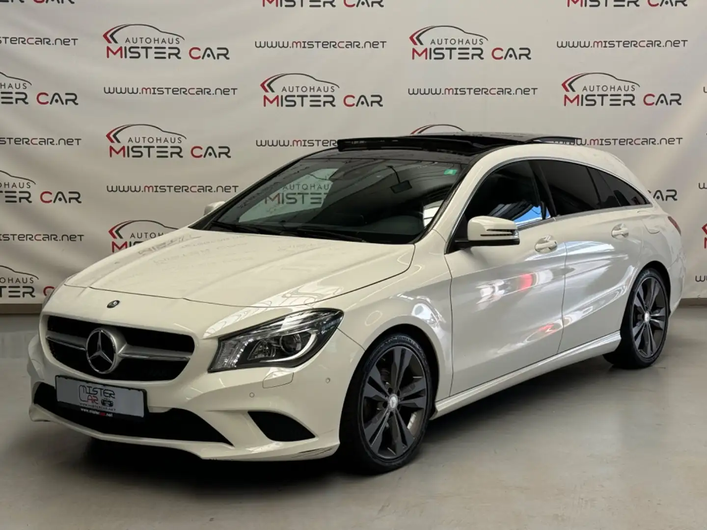 Mercedes-Benz CLA 180 PANO/Navi/Leder/Kam/Xenon/PDC/SHZ/18 Blanc - 1