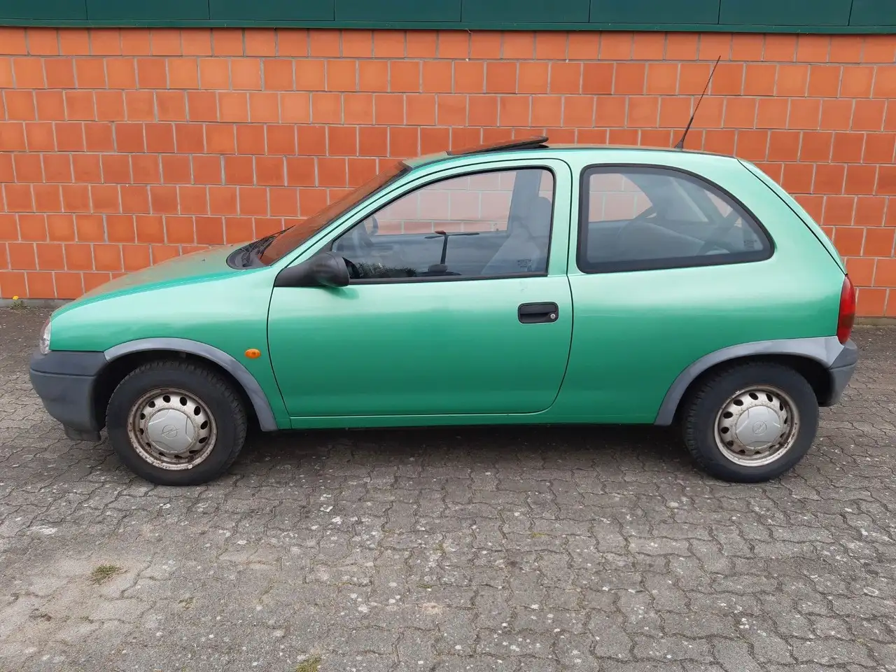 Opel Corsa B - 1,0 - gepflegter Zustand, foto 3