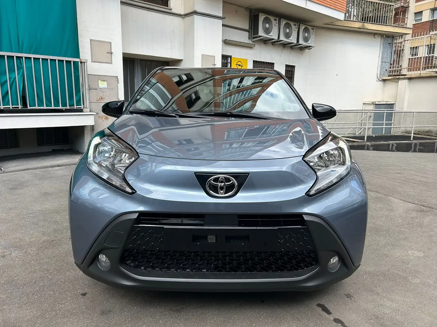 Toyota Aygo X 1.0 72cv S-CVT Trend + Telecamera Blu/Azzurro - 2