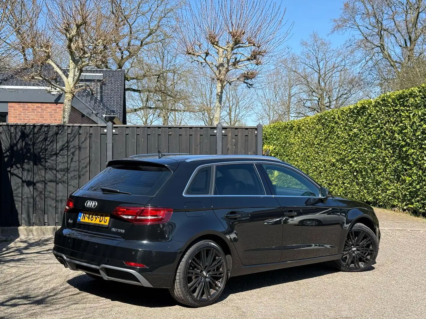 Audi A3 Sportback 30 TFSI Design Pro Line Plus Zwart - 2